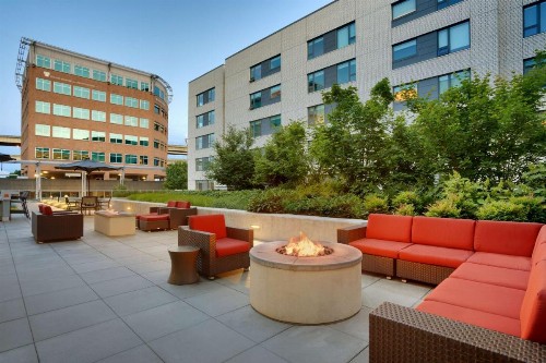 Hyatt House Portland / Downtown - image 2