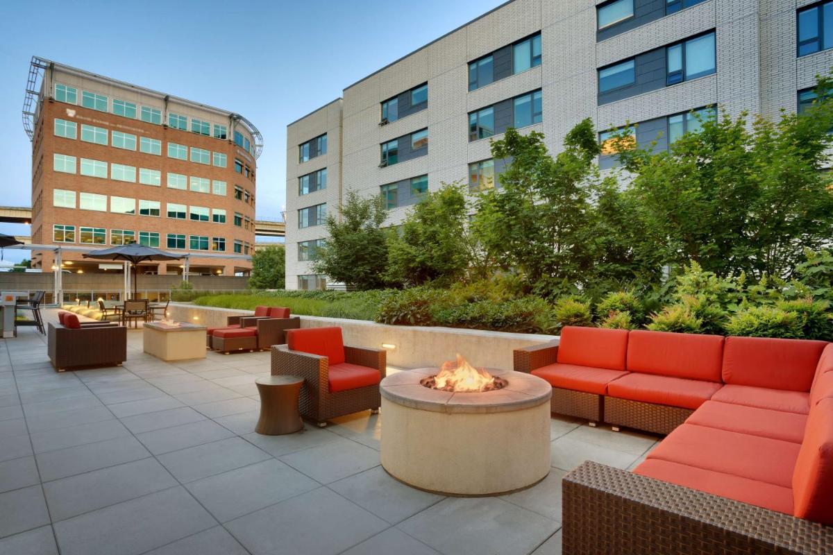 Hyatt House Portland / Downtown - image 2