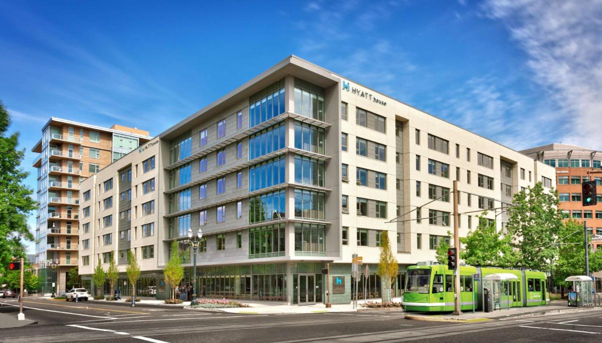 Hyatt House Portland / Downtown - image 3