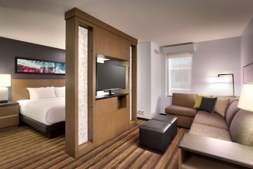 Hyatt House Portland / Downtown - image 7