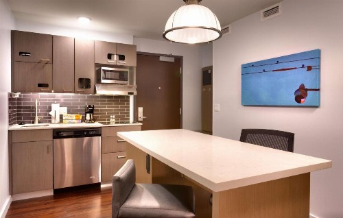 Hyatt House Portland / Downtown - image 8