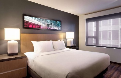 Hyatt House Portland / Downtown - image 9