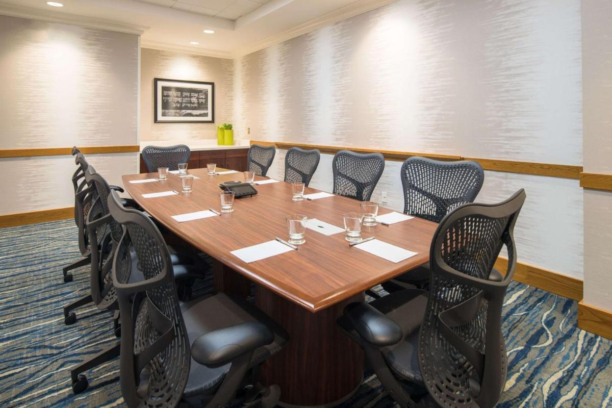 Hampton Inn And Suites By Hilton Portland-Pearl District - image 7