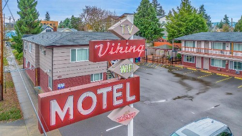 Viking Motel - image 13
