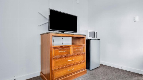 Viking Motel - image 21