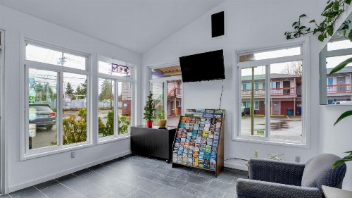 Viking Motel - image 25
