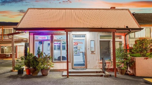 Viking Motel - image 41