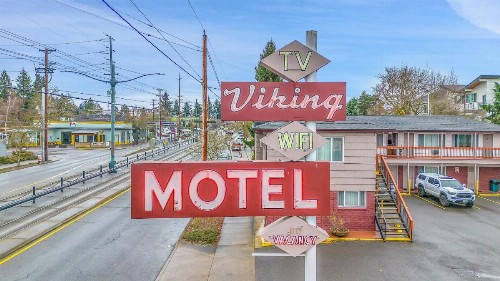 Viking Motel - image 44