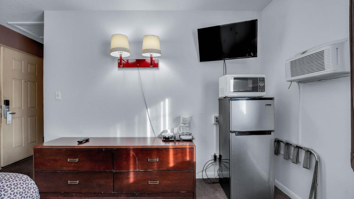 Viking Motel - image 5