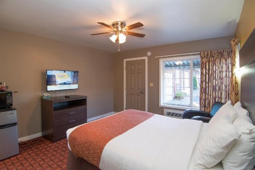Capitol Hill Motel - image 10