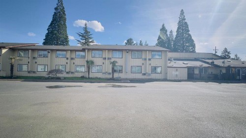Evergreen Inn & Suites Portland - image 12