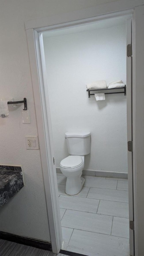 Evergreen Inn & Suites Portland - image 15