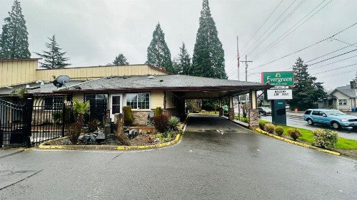 Evergreen Inn & Suites Portland - image 18