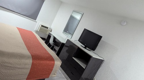 Evergreen Inn & Suites Portland - image 20