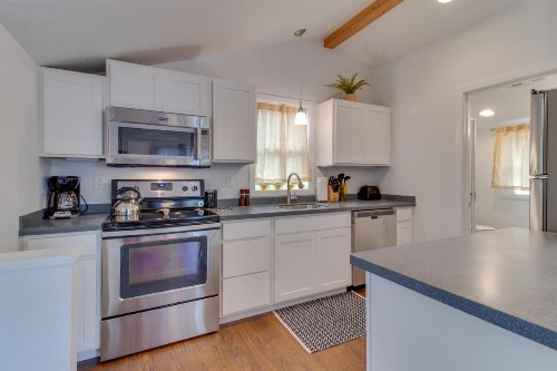 New Portland Neighborhood Studio - image 10