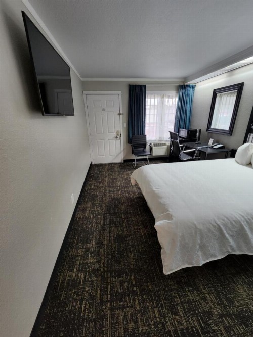 Executive Lodge - image 3