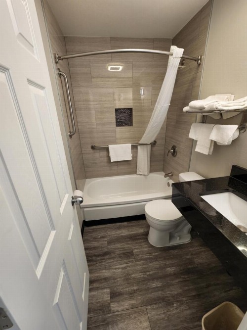 Executive Lodge - image 4