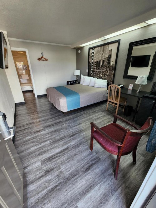 Executive Lodge - image 6