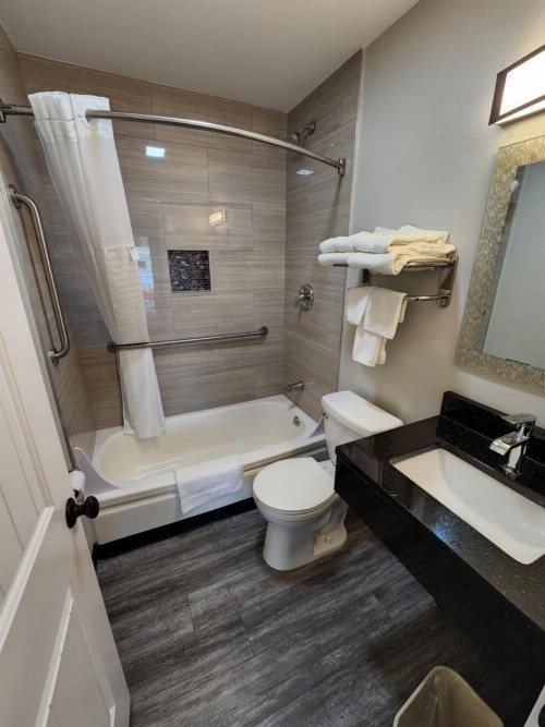 Executive Lodge - image 7