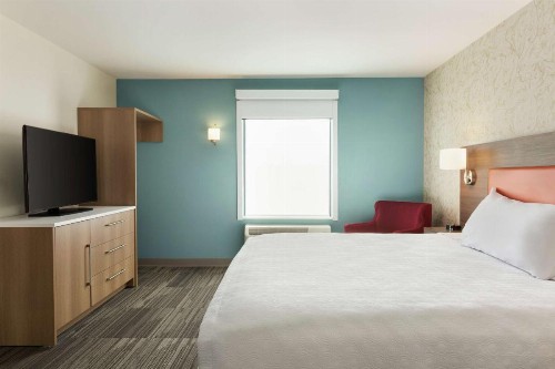 Home2 Suites By Hilton Portland Airport - image 36