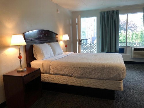 Portland Super Value Inn - image 3