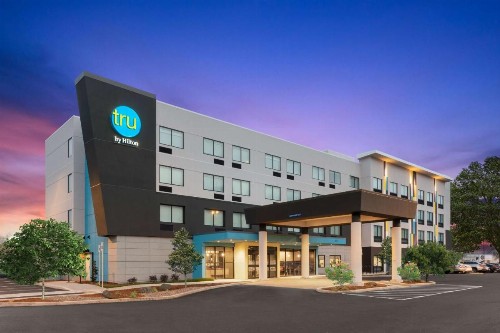 Tru By Hilton Portland Airport Or - image 1
