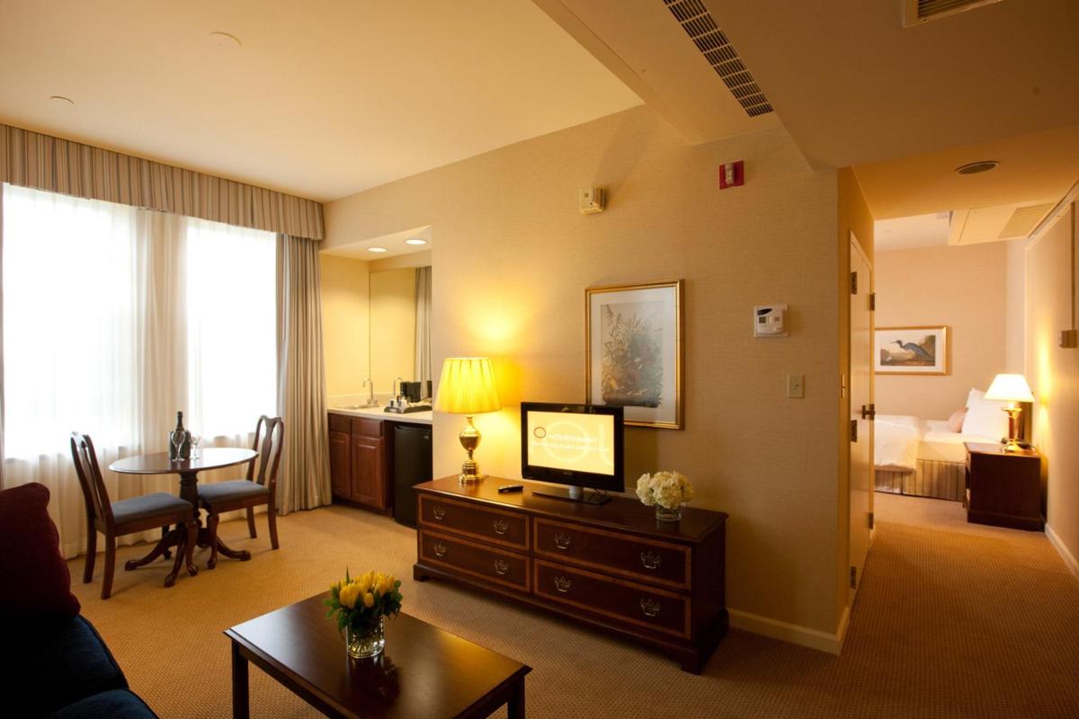 Bolger Hotel and Conference Center - image 3
