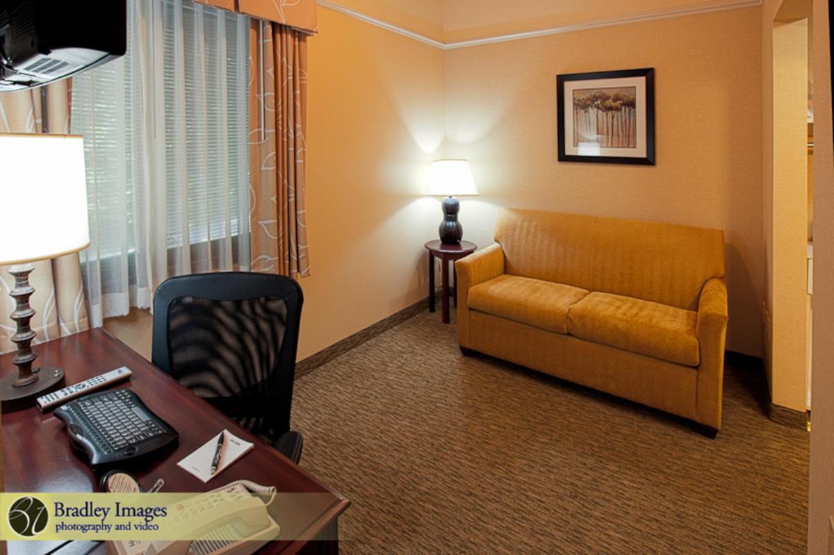 Bolger Hotel and Conference Center - image 6
