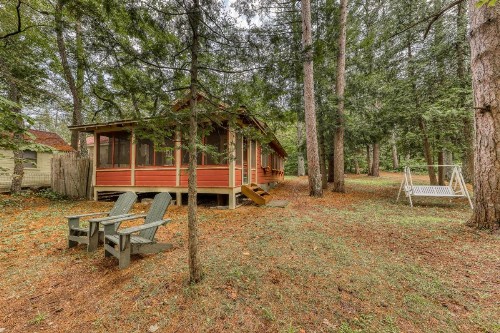 Sweet 2 Bedroom Cottage - image 7