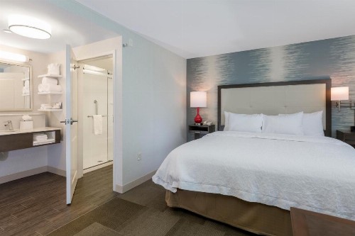 Hampton Inn & Suites San Diego-Poway - image 10