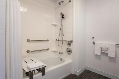 Hampton Inn & Suites San Diego-Poway - image 14