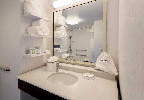 Hampton Inn & Suites San Diego-Poway - image 5