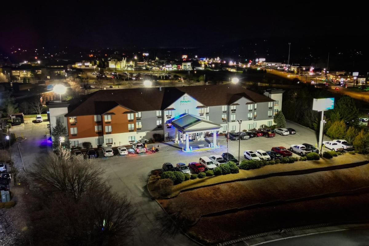 Holiday Inn Express Hotel & Suites Knoxville-North-I-75 Exit 112 an IHG Hotel - main image
