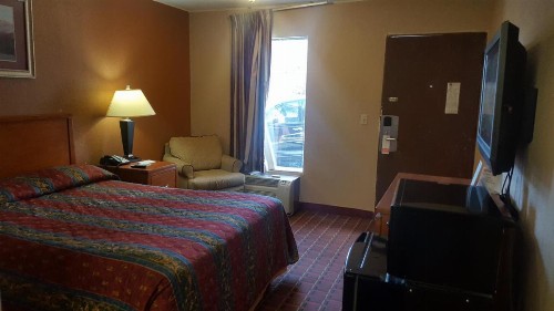 Scottish Inn Knoxville - image 10