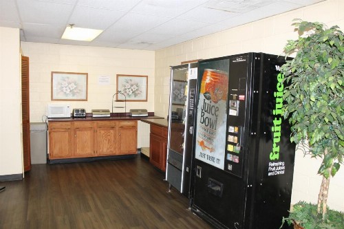 Scottish Inn Knoxville - image 12