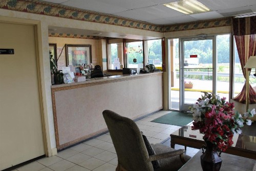 Scottish Inn Knoxville - image 14