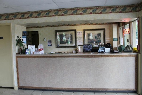 Scottish Inn Knoxville - image 23