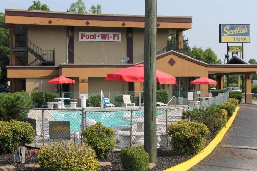 Scottish Inn Knoxville - image 28