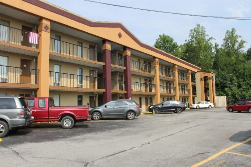 Scottish Inn Knoxville - image 4