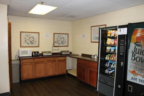 Scottish Inn Knoxville - image 6