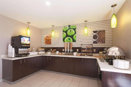 La Quinta by Wyndham Knoxville North I-75 - image 30