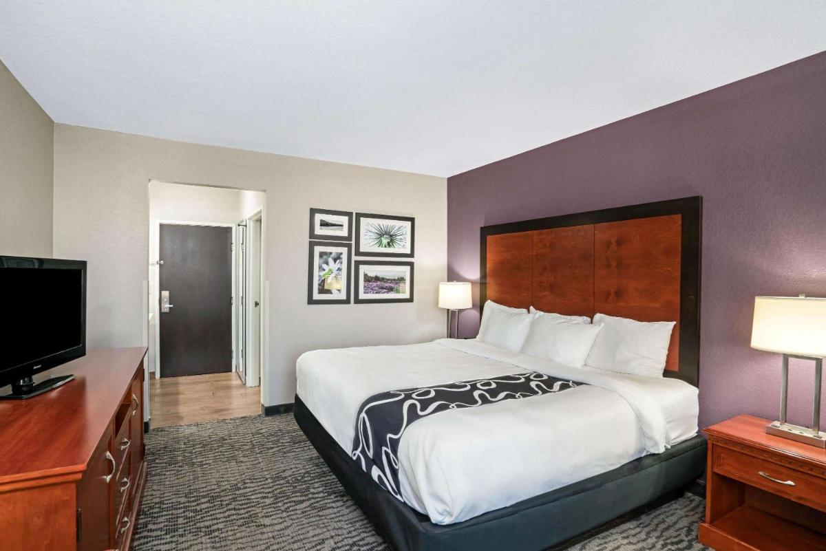 La Quinta by Wyndham Knoxville North I-75 - image 7