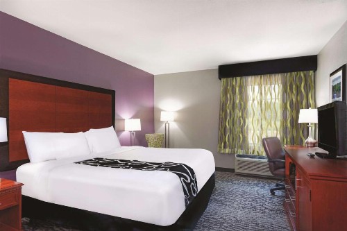 La Quinta by Wyndham Knoxville North I-75 - image 8