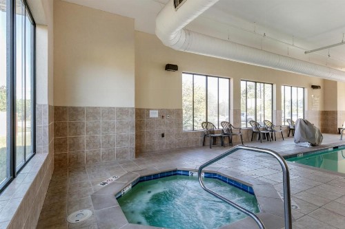 Comfort Inn Powell - Knoxville North - image 12