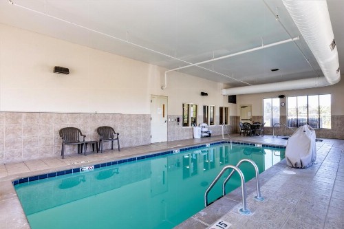 Comfort Inn Powell - Knoxville North - image 17