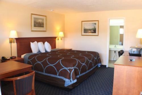 American Inn Motel - image 7