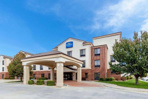 Comfort Suites Pratt