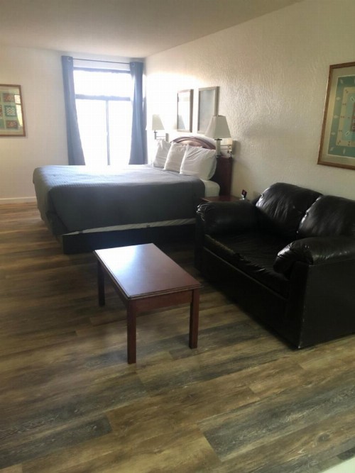 Antelope Hills Inn - image 4