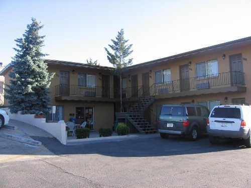 Heritage House Motel - image 10