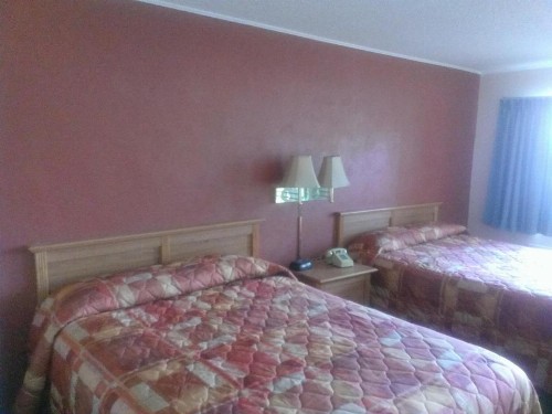 Heritage House Motel - image 13